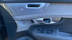 Volvo XC90 2.0 T8 PHEV Ultra Dark 5dr AWD Geartronic Estate